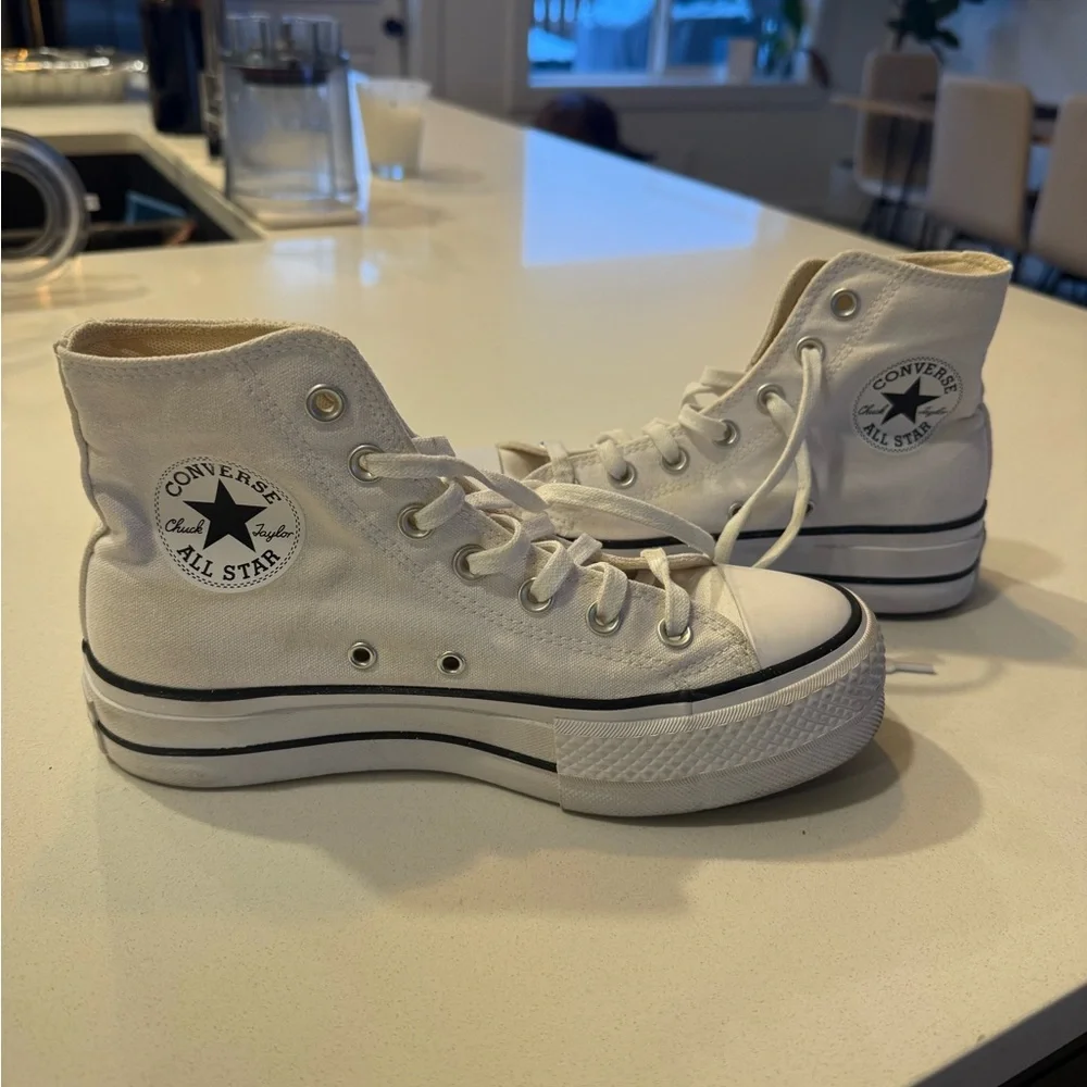 Converse - Picture 2 of 4